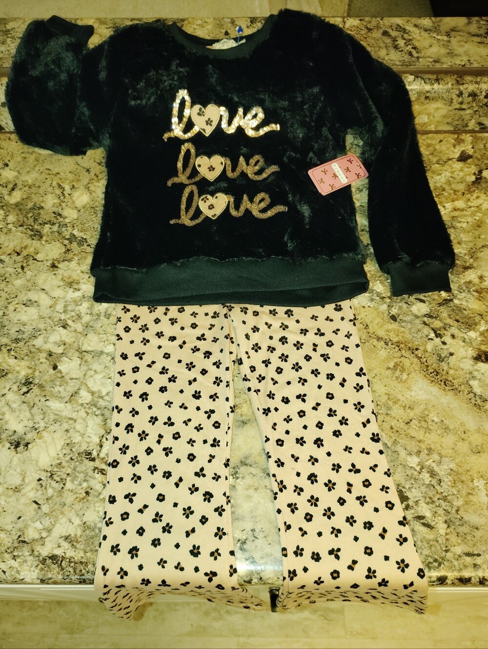 nwt 8 Girls Btween Black Fuzzy 'Love' Top with Pink Floral Print Pants - Picture 6 of 6